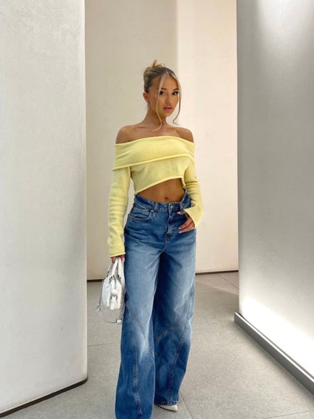 Fashion Nova Wide Leg Flare Jeans in Blue
